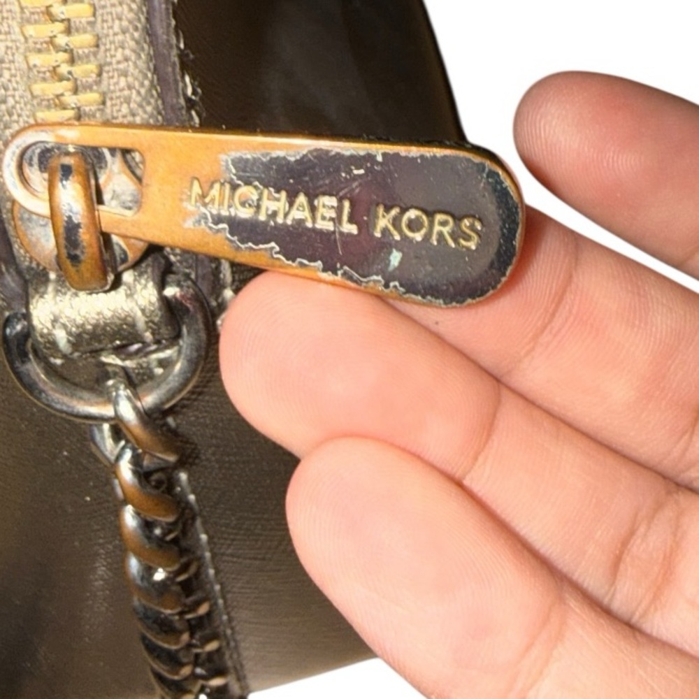 REHAB Michael Kors Cindy Metallic Leather Dome Crossbody Bag - Picture 9 of 9